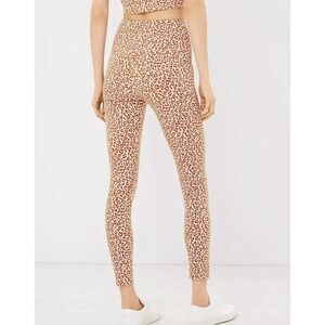 Lou & Grey Leopard Animal Print Leggings Size Medium Vibrant Copper Tan Women
